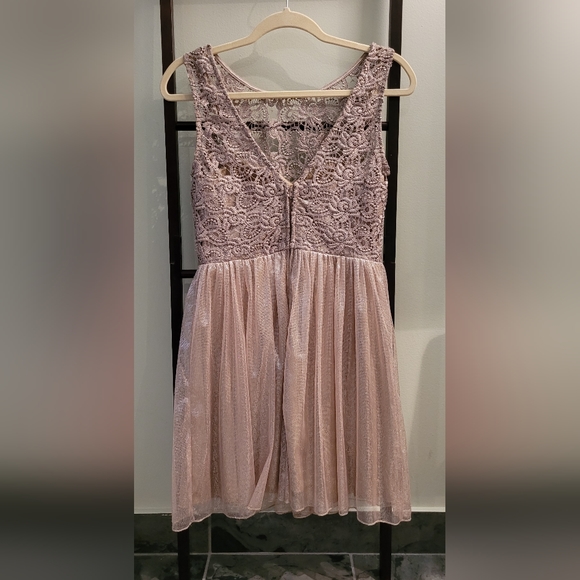 City Triangles cocktail dress - Picture 5 of 5